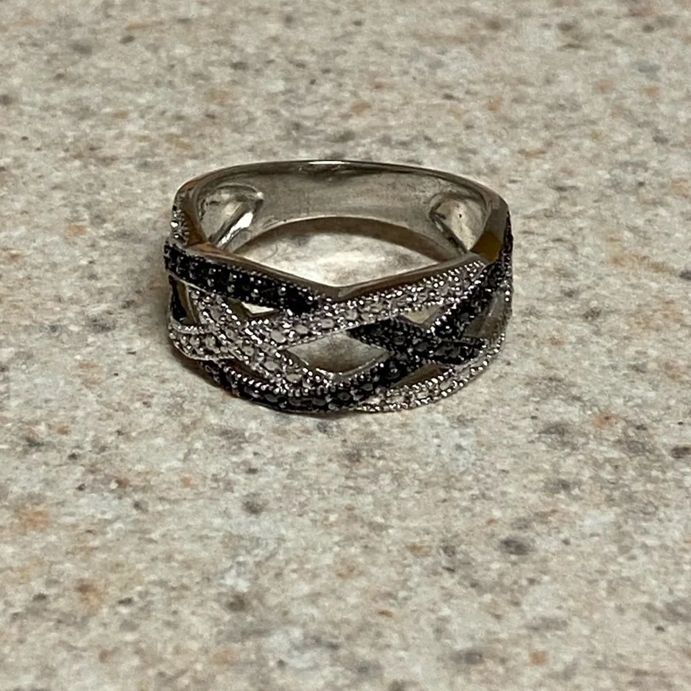 Sterling Silver Black White Marcasite Diamond Ring 925 Size 7.5